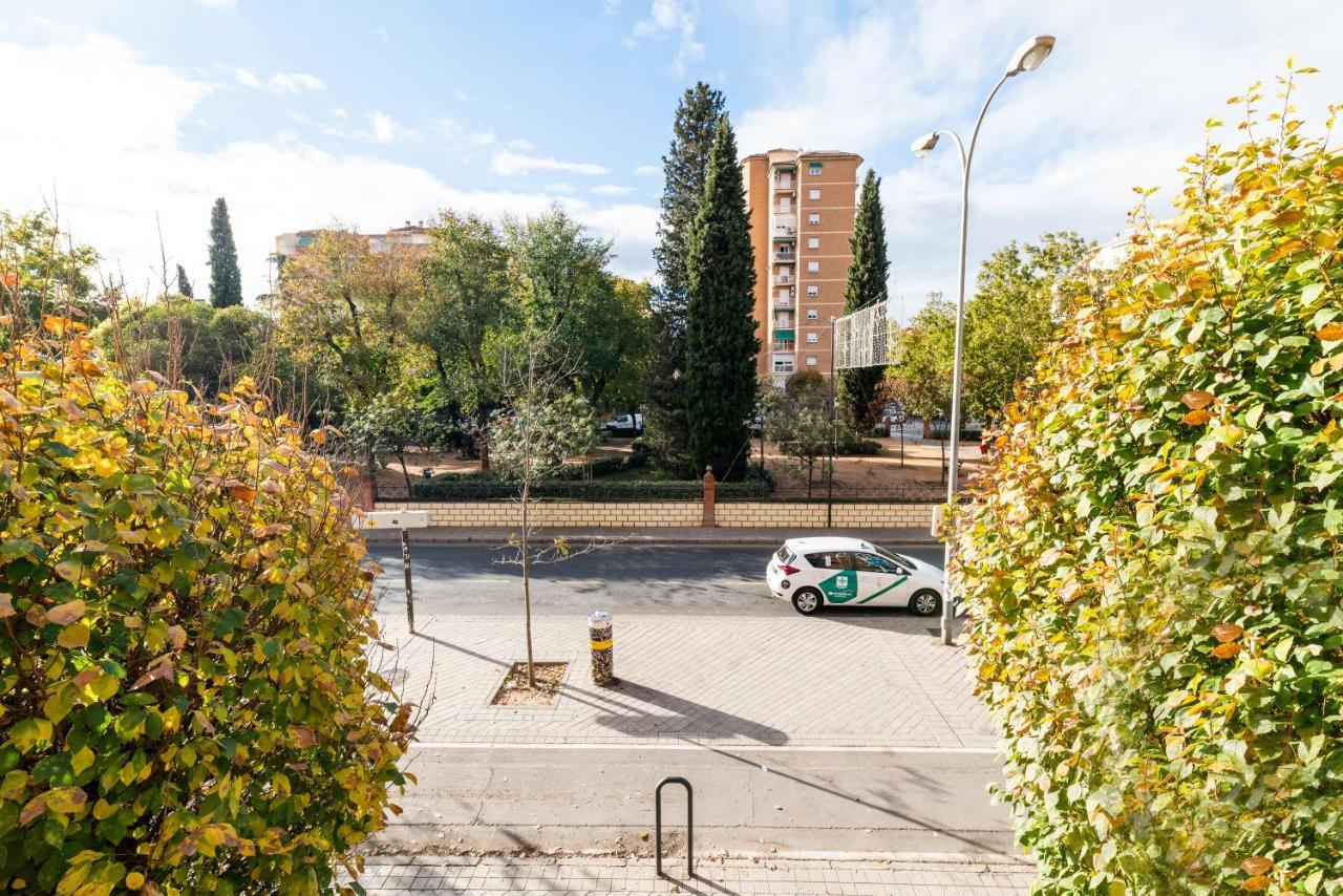 Piso Junto A Parque De Las Ciencias En Granada Exterior photo